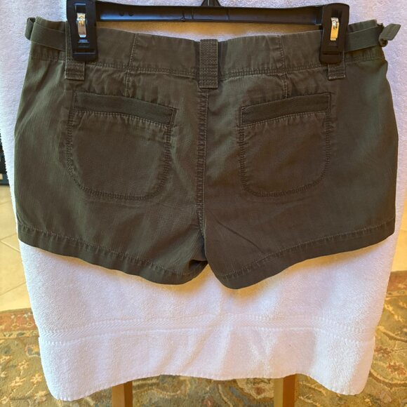 WOMEN'S OLD NAVY SHORTS - SIZE 4 - Picture 2 of 3